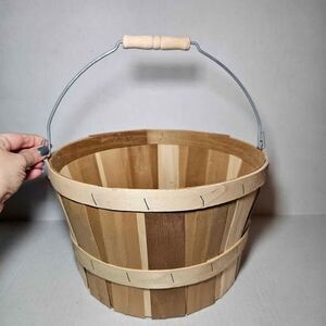 Two Toned One Peck Bushel Fruit Basket